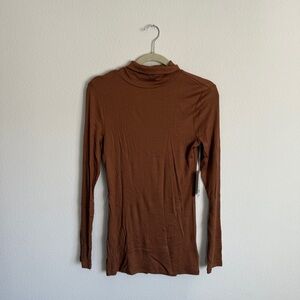 NWT Brown Turtleneck Long Sleeve Shirt Size Medium